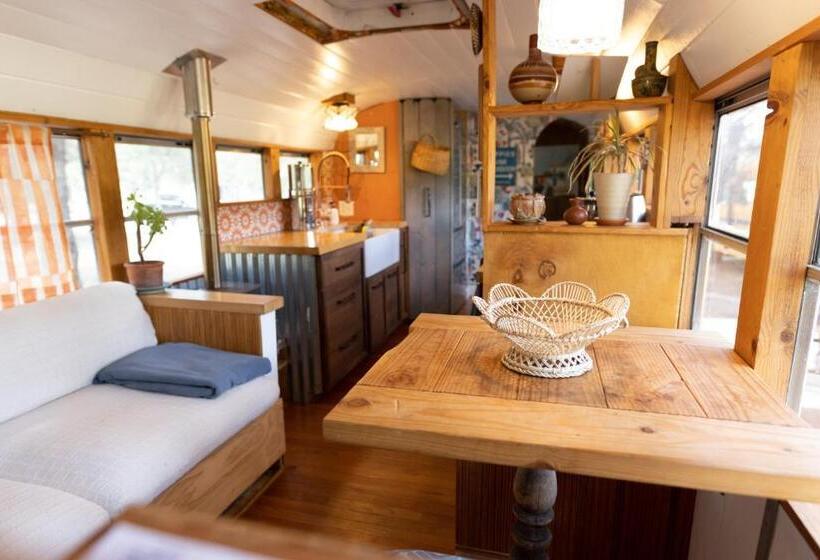 Hotel Super Tramp Converted School Bus