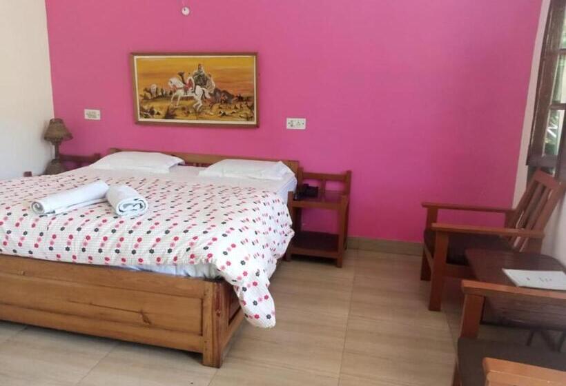 Отель The Royal Mountain