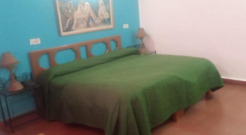 Отель The Royal Mountain