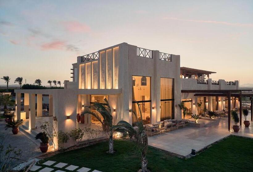 هتل True Beach Resort