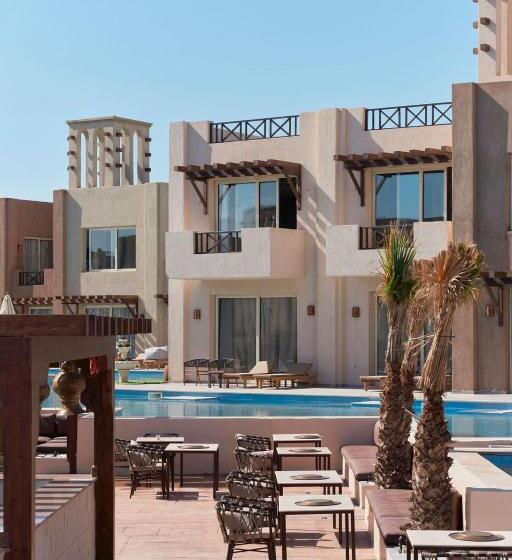 هتل True Beach Resort