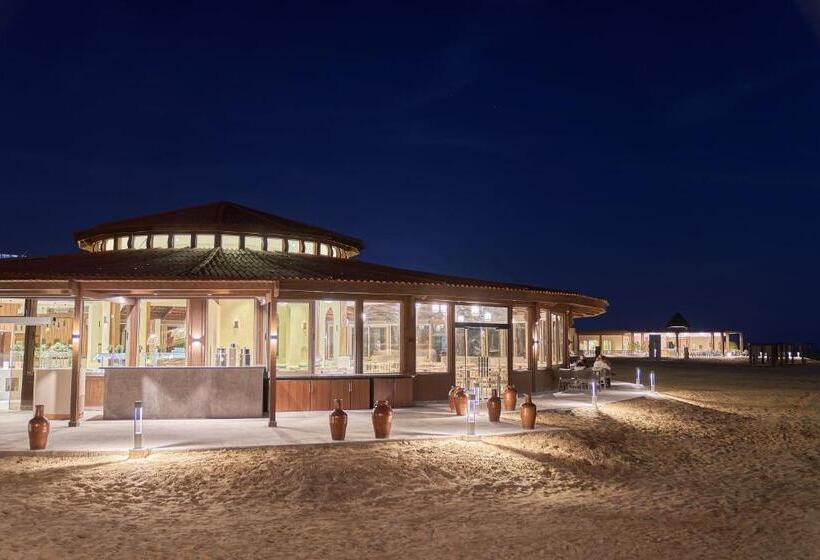 هتل True Beach Resort