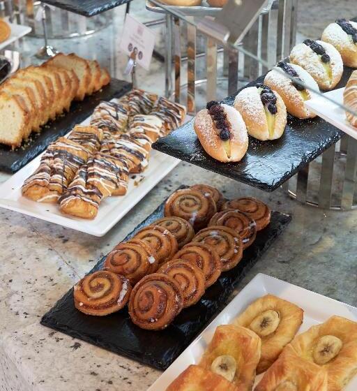 هتل True Beach Resort