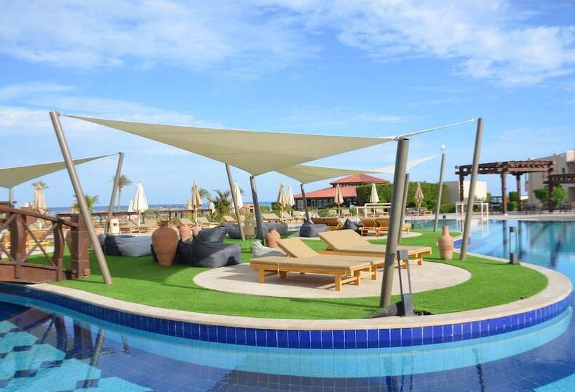 هتل True Beach Resort