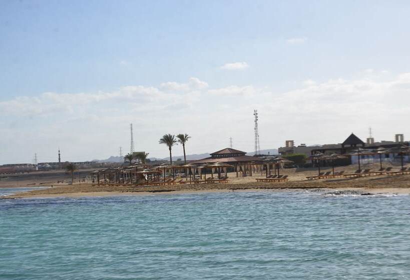 هتل True Beach Resort