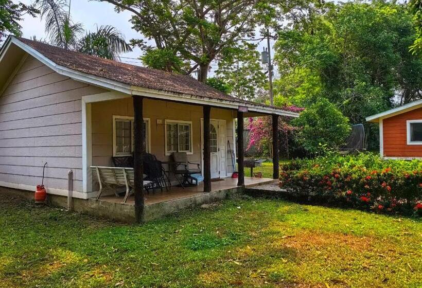 هتل Y Cabañas River Park