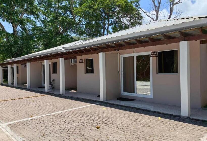 هتل Y Cabañas River Park