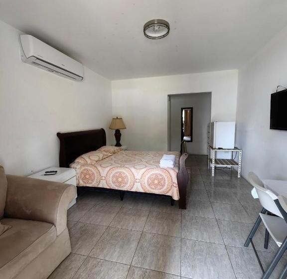 هتل Y Cabañas River Park