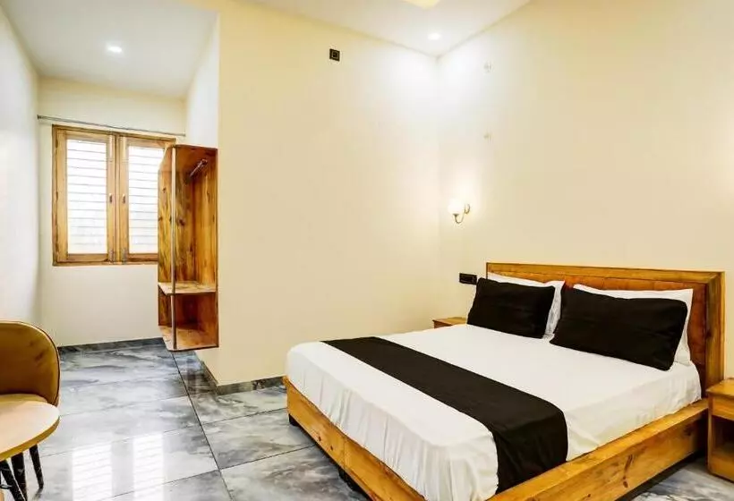 Oyo Hotel Ganga Safari