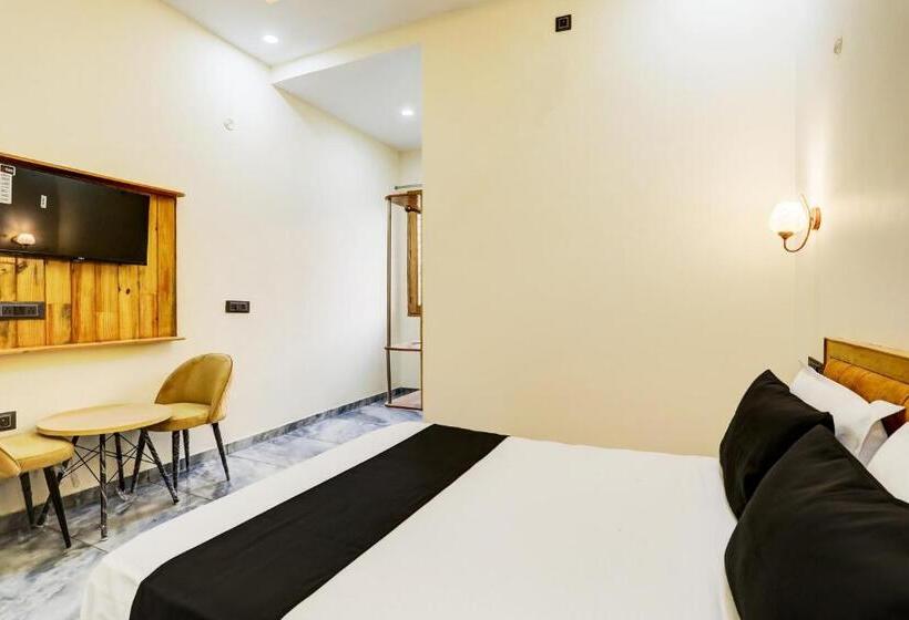 Oyo Hotel Ganga Safari