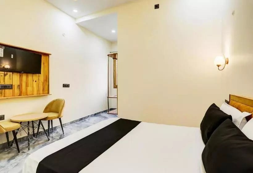 Oyo Hotel Ganga Safari