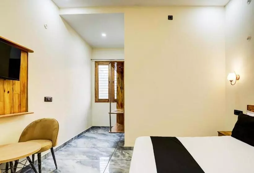 Oyo Hotel Ganga Safari