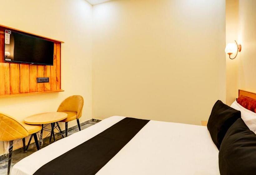 Oyo Hotel Ganga Safari