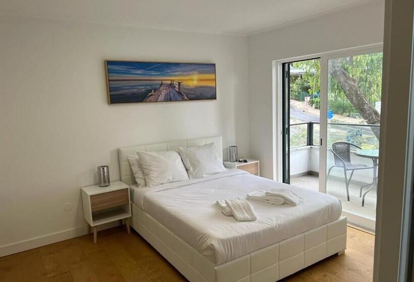 پانسیون Oieras Beach Suite 2 Large Double Room With En Suite Bathroom And Balcony