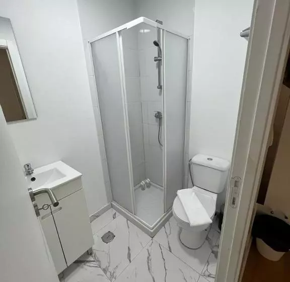 Majatalo Oieras Beach Suite 2   Large Double Room With En Suite Bathroom And Balcony