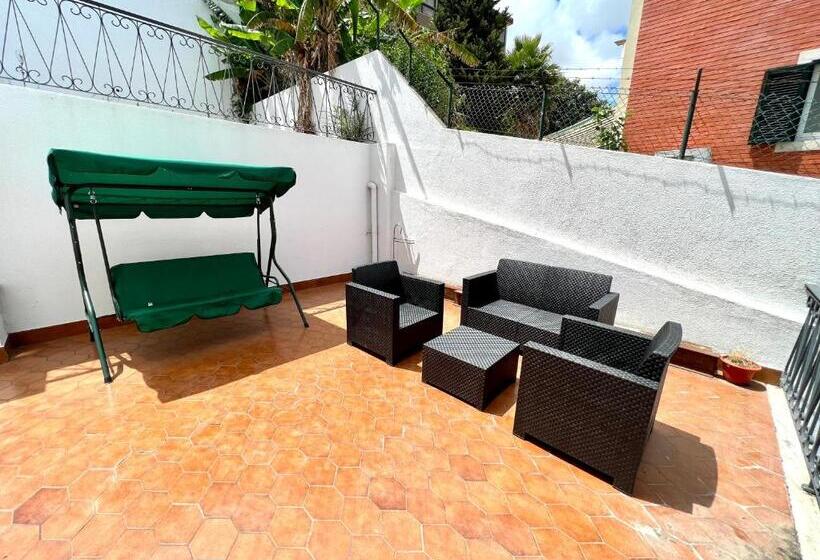 پانسیون Oieras Beach Suite 2 Large Double Room With En Suite Bathroom And Balcony