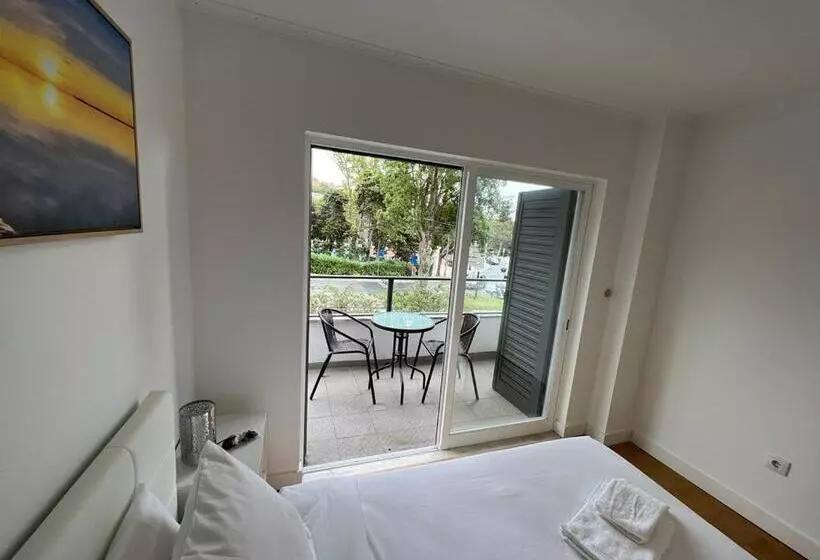 Majatalo Oieras Beach Suite 2   Large Double Room With En Suite Bathroom And Balcony
