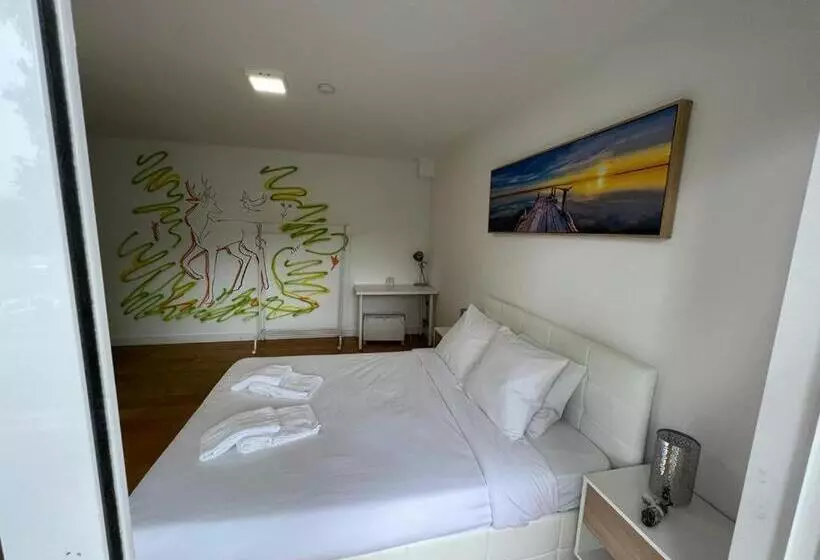 Majatalo Oieras Beach Suite 2   Large Double Room With En Suite Bathroom And Balcony