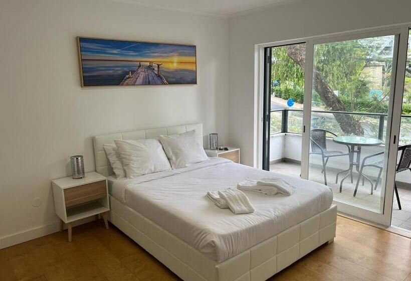 پانسیون Oieras Beach Suite 2 Large Double Room With En Suite Bathroom And Balcony