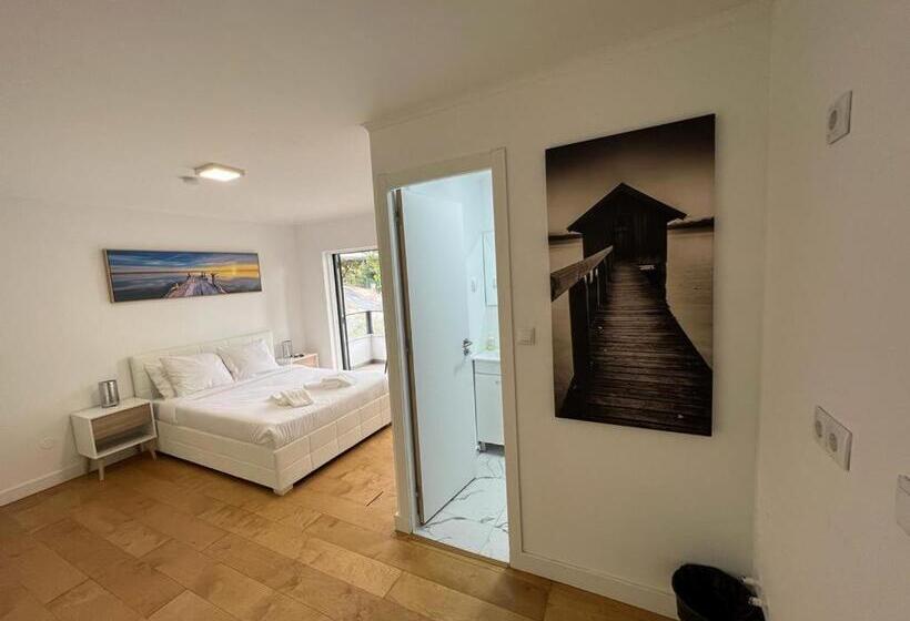 پانسیون Oieras Beach Suite 2 Large Double Room With En Suite Bathroom And Balcony