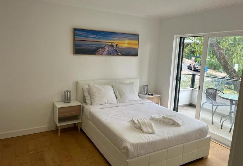 پانسیون Oieras Beach Suite 2 Large Double Room With En Suite Bathroom And Balcony