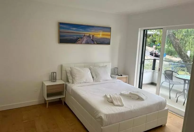 Majatalo Oieras Beach Suite 2   Large Double Room With En Suite Bathroom And Balcony