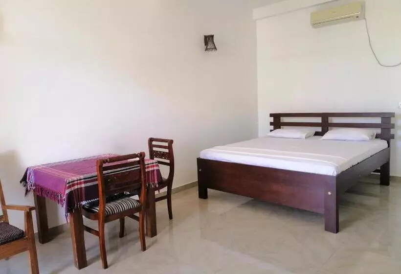 Majatalo Neem Tree Ambalangoda