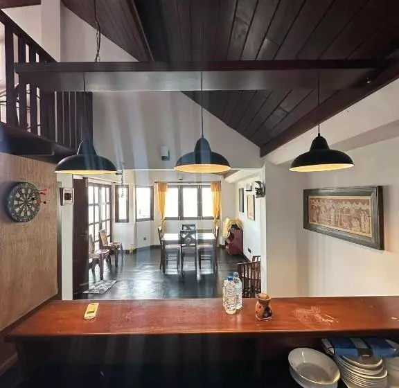 Majatalo Neem Tree Ambalangoda