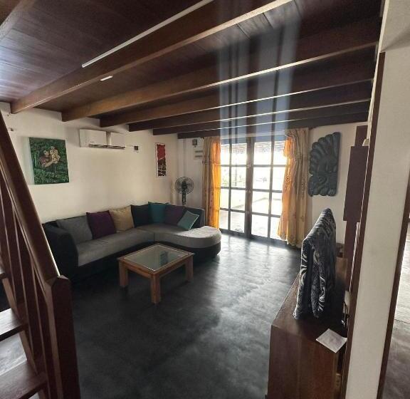 Pensão Neem Tree Ambalangoda