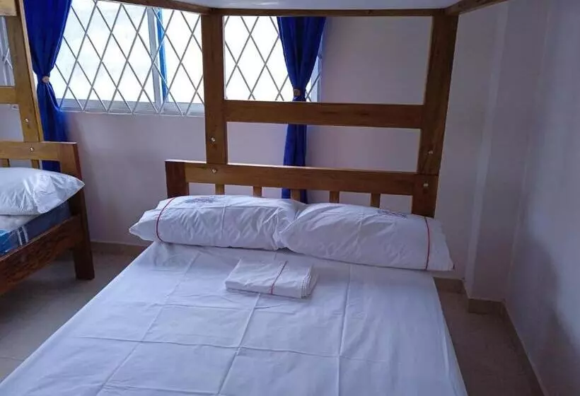 ペンション Olamar Hostal