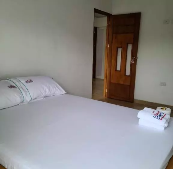 ペンション Olamar Hostal