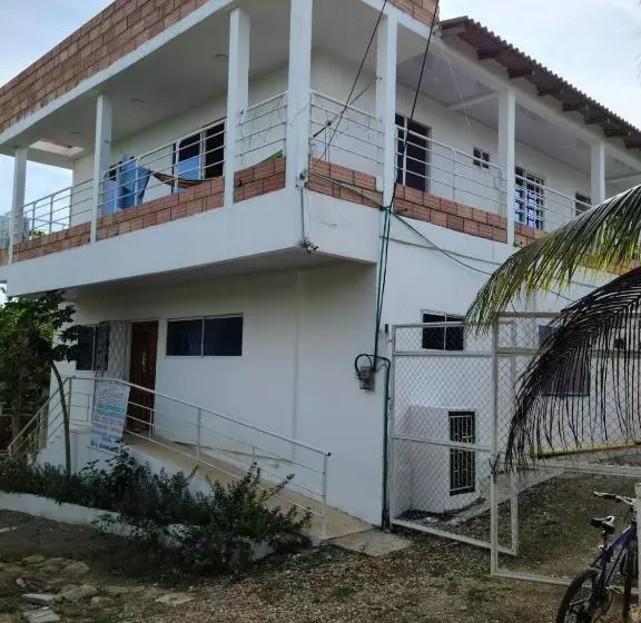 ペンション Olamar Hostal
