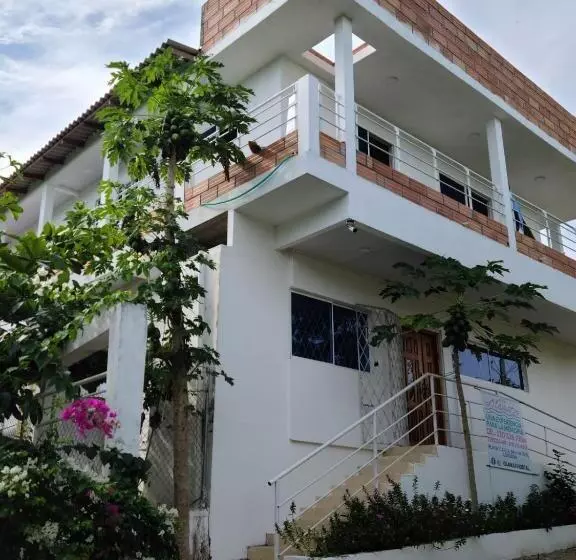 ペンション Olamar Hostal