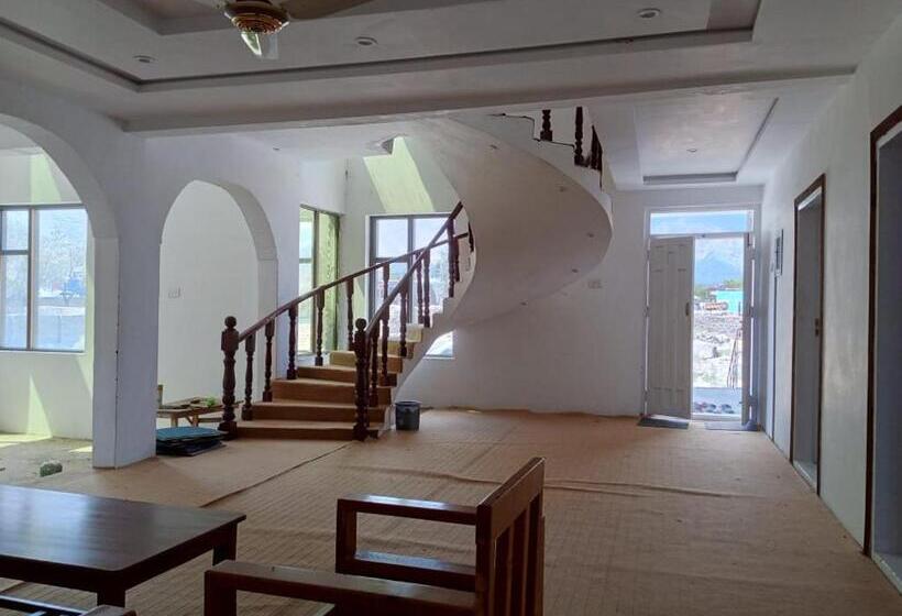 Pensionat Sarfaranga Residency