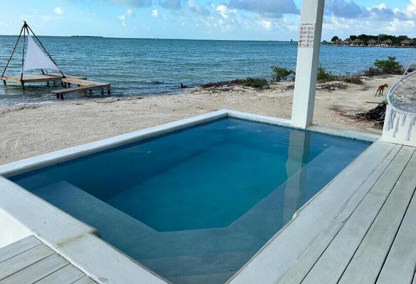 Villas Secreta Beachfront Resort