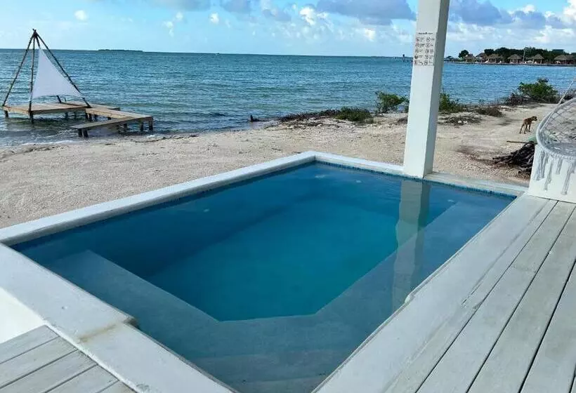 Villas Secreta Beachfront Resort