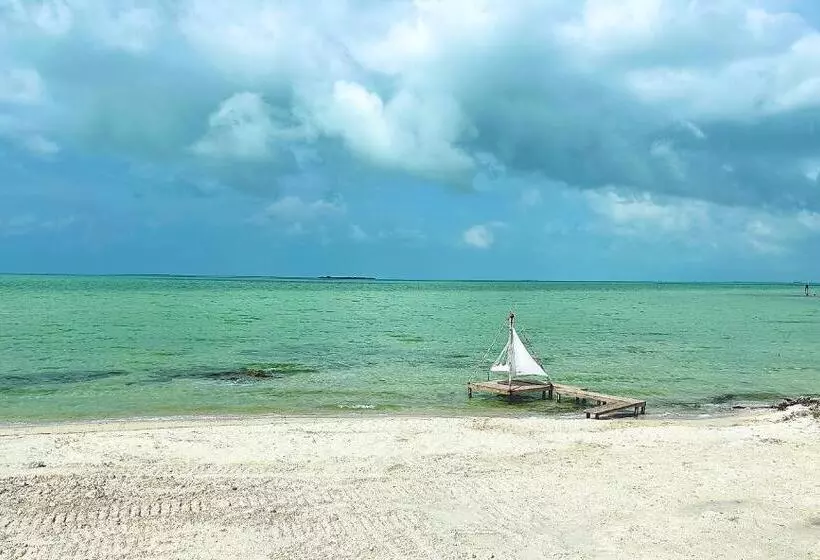 Villas Secreta Beachfront Resort