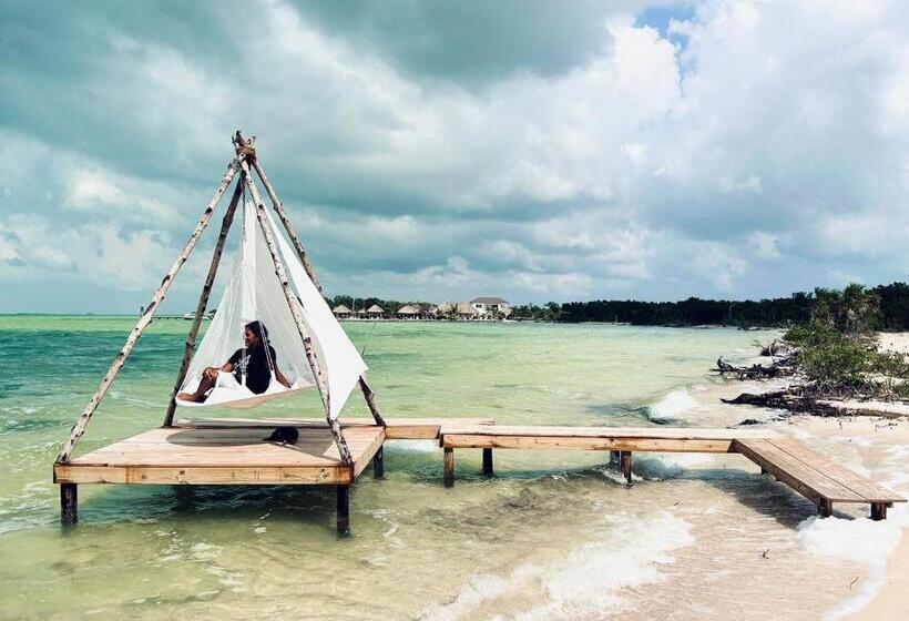 Villas Secreta Beachfront Resort