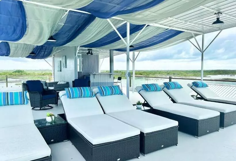 Villas Secreta Beachfront Resort