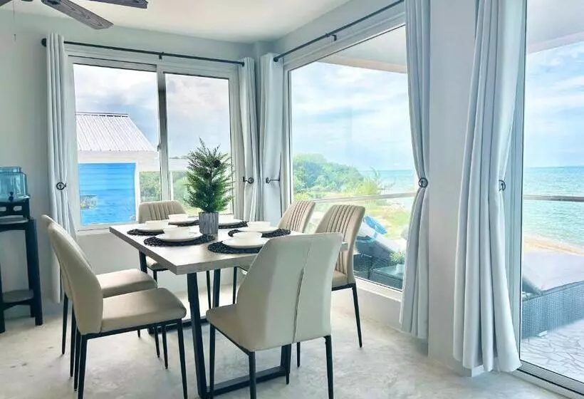 Villas Secreta Beachfront Resort