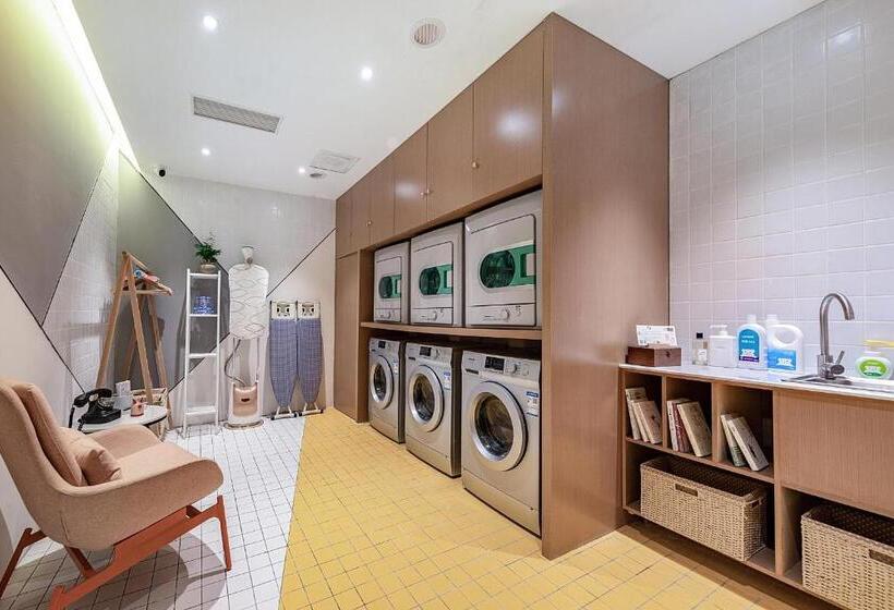 Atour Hotel Chengdu Wenshufang