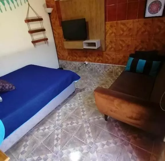 تختخواب و صبحانه Hostal Playa Hermosa