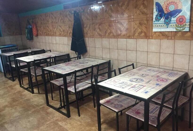 ベッドアンドブレックファースト Hostal Playa Hermosa