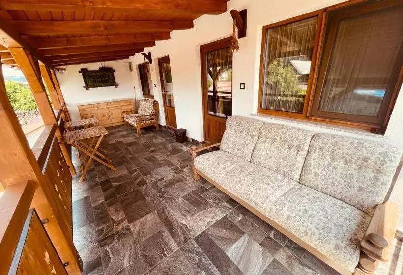 تختخواب و صبحانه Pensiunea Alszegi Panzió