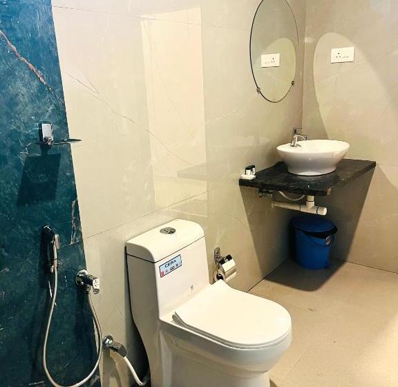 Отель Crystall Goa Emerald Edition