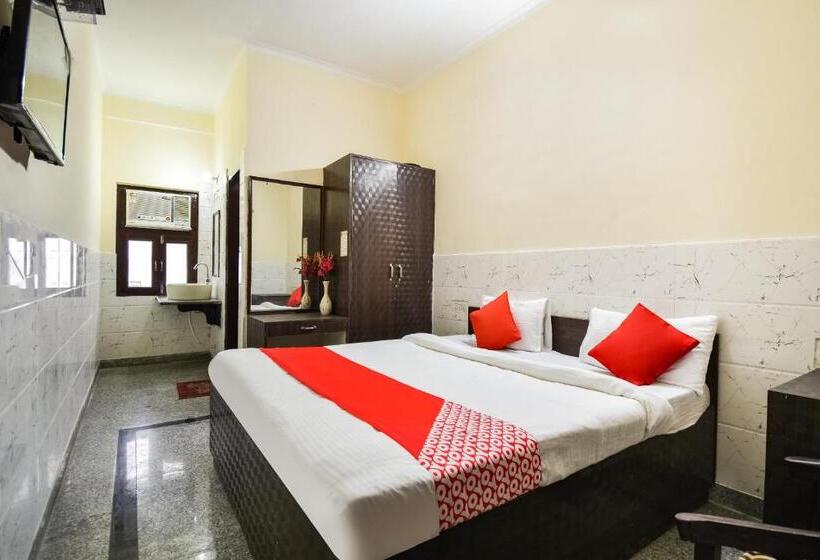 Hotel Oyo Anjani Mahal Guest House