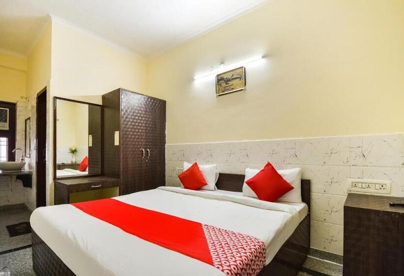 Hotel Oyo Anjani Mahal Guest House