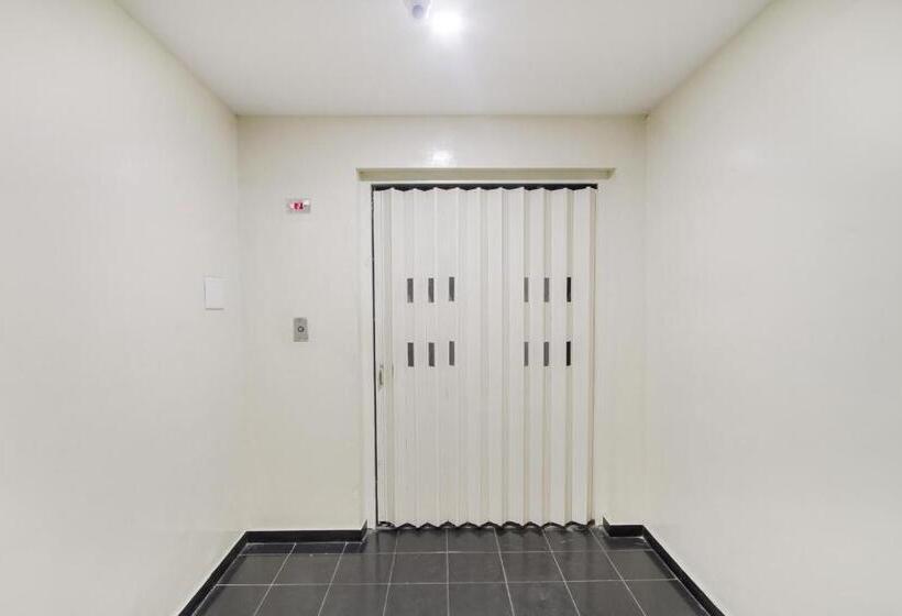 Hotel Oyo Sree Laxmi In