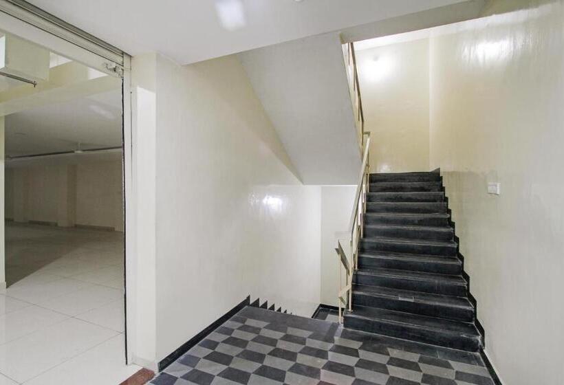 Hotel Oyo Sree Laxmi In