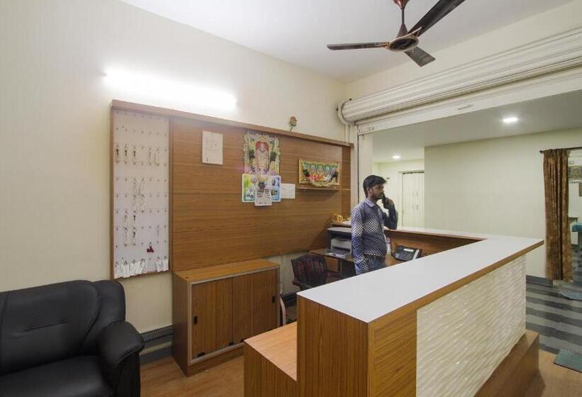 Hotel Oyo Sree Laxmi In